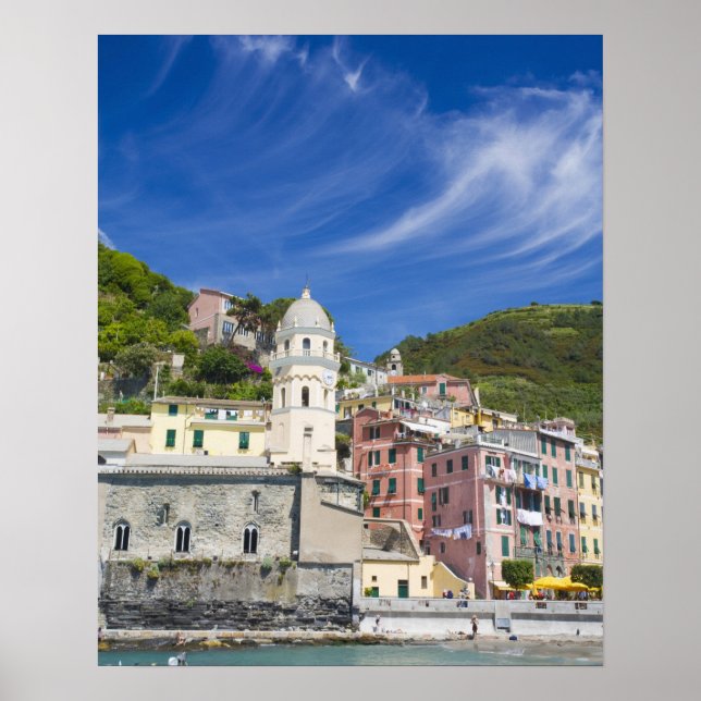 Italien, Cinque Terre, Vernazza, Hafen und Kirche Poster (Vorne)