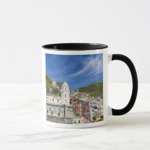 Italien, Cinque Terre, Vernazza, Hafen und Kirche Tasse