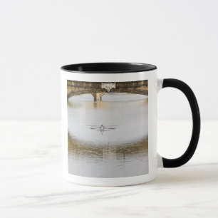Italien, Florenz, Rudern Sculls mit Tasse