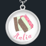 ITALIEN Italien Food Spumoni Ice Creme Gelato Versilberte Kette<br><div class="desc">In der Illustration finden Sie ein köstliches italienisches Spumoni-Gelato-Dessert mit Kirschschichten, Minze und Schokoladeneis sowie Kirschen, Früchte und Nüsse. Ideal für Eis, Spumonfan oder Liebhaber italienischer Klassiker! Dieses italienische Design ist auch auf anderen Produkten erhältlich. Viele weitere Illustrationen zum Thema Feinschmecker stehen ebenfalls zur Verfügung. Sehen Sie nicht, wonach Sie...</div>