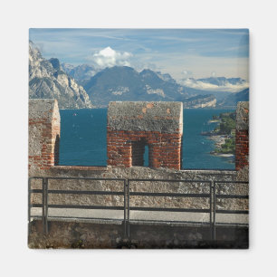Italien, Malcesine, Blick vom Schloss auf den See Magnet