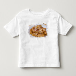 Italien, Positano. Anrichteplatte mit Rigatoni. Kleinkind T-shirt