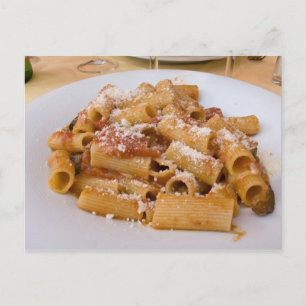 Italien, Positano. Anrichteplatte mit Rigatoni. Postkarte