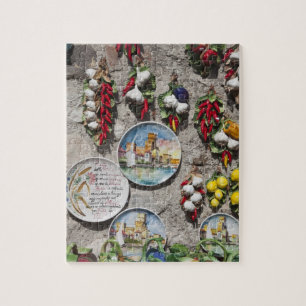 Italien, Provinz Brescia, Sirmione. Souvenirs. Puzzle