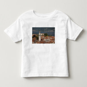 Italien, Provinz Como, Menaggio. Stadtblick und 2 Kleinkind T-shirt