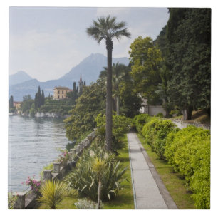 Italien, Provinz Lecco, Varenna. Villa Monastero, Fliese