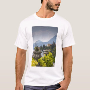 Italien, Provinz Lecco, Varenna. Villa Monastero, T-Shirt