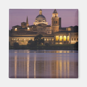 Italien, Provinz Mantua, Mantua. Stadtansicht und  Magnet