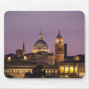 Italien, Provinz Mantua, Mantua. Stadtblick und 2 Mousepad
