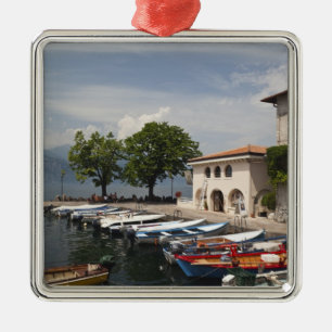 Italien, Provinz Verona, Malcesine. Cassone alt Ornament Aus Metall