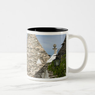 Italien, Puglia, Alberobello, Terra dei Trulli, Zweifarbige Tasse