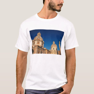 Italien, Rom, Kirche Santa Maria di Loreto und T-Shirt