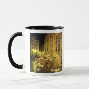 Italien, Rom. Trevi-Brunnen bei Nacht. Tasse