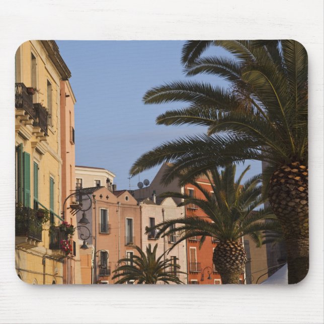 Italien, Sardinien, Cagliari. Gebäude und Palmen Mousepad (Vorne)