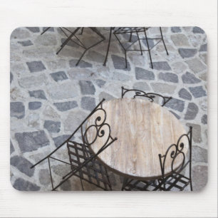 Italien, Sardinien, Castelsardo. Tische im Café. Mousepad