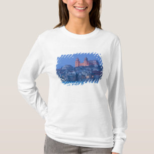 Italien, Sizilien, Cefalu, Ansicht mit Dom von T-Shirt