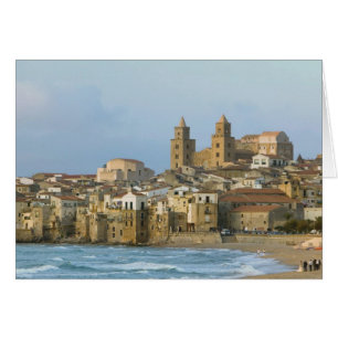 Italien, Sizilien, Cefalu, Ansicht mit Duomo von 2