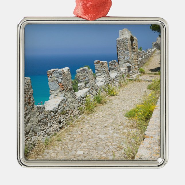 Italien, Sizilien, Cefalu, Cliffside Walkway, La Ornament Aus Metall (Vorne)