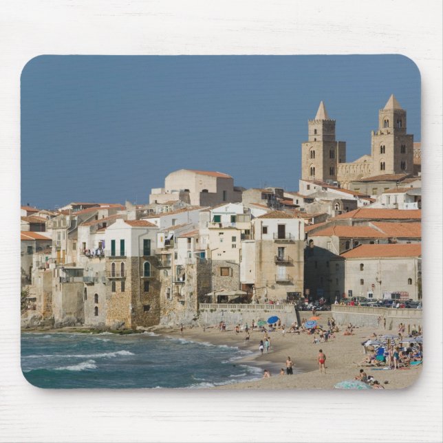 Italien, Sizilien, Cefalu, Stadtanblick mit Duomo  Mousepad (Vorne)