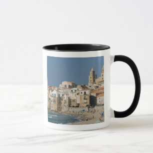 Italien, Sizilien, Cefalu, Stadtanblick mit Duomo  Tasse