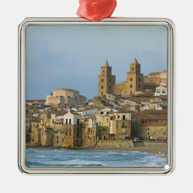 Italien, Sizilien, Cefalu, View with Duomo ab 2 Silbernes Ornament (Vorne)