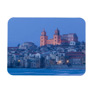 Italien, Sizilien, Cefalu, View with Duomo aus Magnet