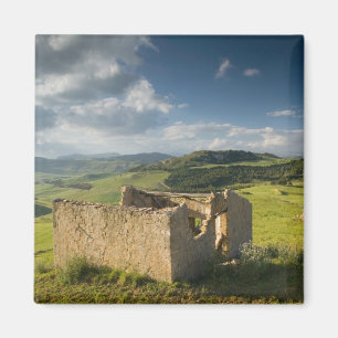 Italien, Sizilien, Enna, Pergusa, altes Bauernhaus Magnet