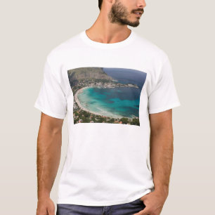 Italien, Sizilien, Mondello, Blick auf den Strand T-Shirt