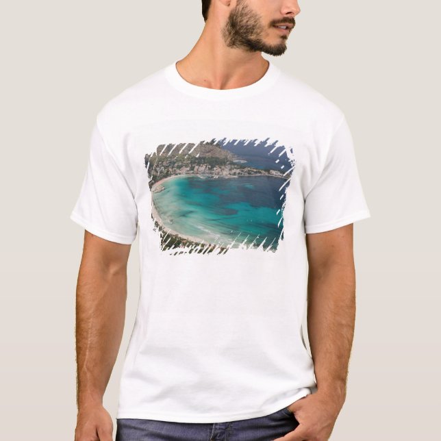 Italien, Sizilien, Mondello, Sicht auf den Strand  T-Shirt (Vorderseite)