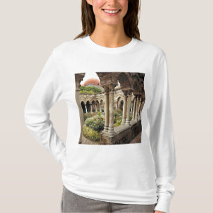 Italien, Sizilien, Palermo. Die Kreuzgänge bleiben T-Shirt
