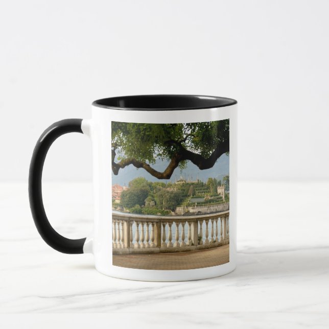 Italien, Stresa, Lago Maggiore, Isola Bella Tasse (Links)