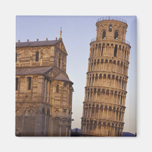 Italien, Toskana, Pisa Schiefer Turm von Pisa und Magnet