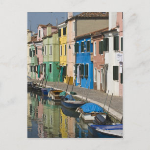 Italien, Venedig, Burano. Mehrfarbige Häuser entla Postkarte