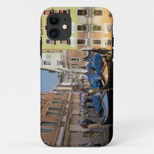 Italien, Venedig, Gondeln am Kanal vertäut Case-Mate iPhone Hülle