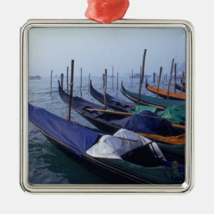 Italien, Venedig. Gondeln. Silbernes Ornament