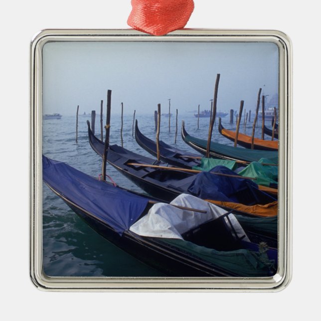 Italien, Venedig. Gondeln. Silbernes Ornament (Vorne)