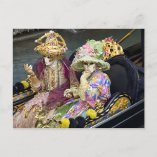 Italien, Venedig. in Kostümen gekleidetes Paar für Postkarte