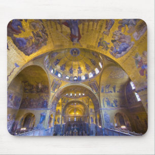 Italien, Venedig. Innenraum der Kathedrale St. Mar Mousepad