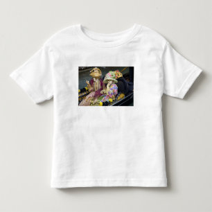 Italien, Venedig. Paar in Kostümen für Kleinkind T-shirt