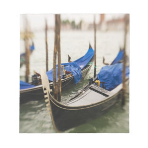 Italien, Venedig, Selektiver Fokus der Gondel im Notizblock