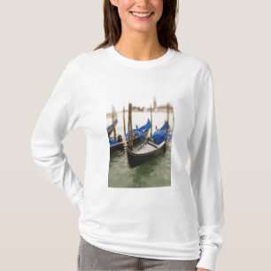 Italien, Venedig, Selektiver Fokus von Gondola in  T-Shirt