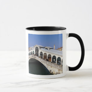 Italien, Venetien, Venedig, Überquerung der Rialto Tasse