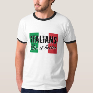 Italiener verbessert es T-Shirts