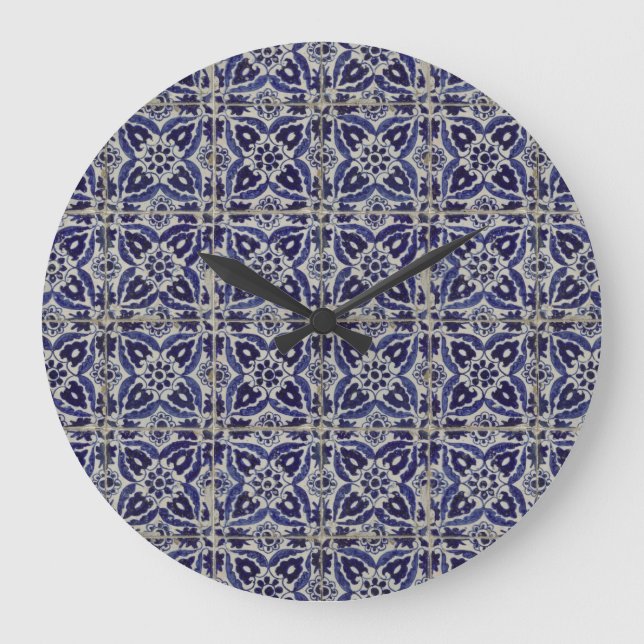 Italienisch-rustikale Tiles Azulejo Blue White Geo Große Wanduhr (Vorderseite)