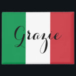 Italienische Flagge Elegante Kalligrafie Grazie Magnet<br><div class="desc">Grazie ...  eine italienische Sprache danke Ihnen Nachricht gegen die Farben der italienischen Flagge. Sie können den modernen eleganten Kalligrafiestil ändern,  um Ihre eigene Textnachricht zu erstellen. Probieren Sie einen anderen Schriftart Stil,  Größe und Farbe und personalisieren Sie das Textdesign,  um Ihre eigenen typografischen Aufkleber zu machen.</div>