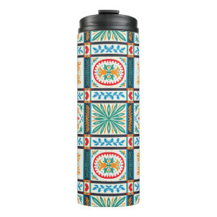 Italienische Kachel. Stickerei mit Blume und Thermosbecher