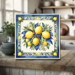 Italienische Keramik Lemon Tile Blue Majolica Fliese<br><div class="desc">Italienische Keramik Kachel weiß und blau,  mediterrane Küche Fliesen,  sizilianische Majolika Fliesen,  traditionelle blau-weiße Keramik Muster,  Amalfi Küste Küche Inspiration,  dekorative Fliesen Design,  rustikale italienische Backsplash,  majolica Fliesen Kunst,  handbemalten Keramik Fliesen mediterrane Küche ästhetik.</div>