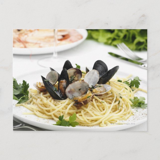 Italienische Küche. Spaghetti alle vongole. Postkarte (Vorderseite)