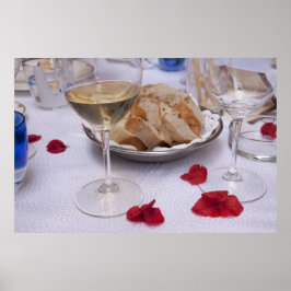 Italienischer Tisch: Brot, Wein und Bougainvillea Poster