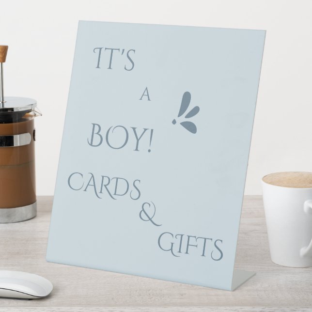 It's A Boy! Minimalism Pastel Blue Cards & Gifts Sockelschild (In Situ)